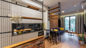 Leilighet – elite, aircondition, bakgårdsutsikt | Oppholdsområde