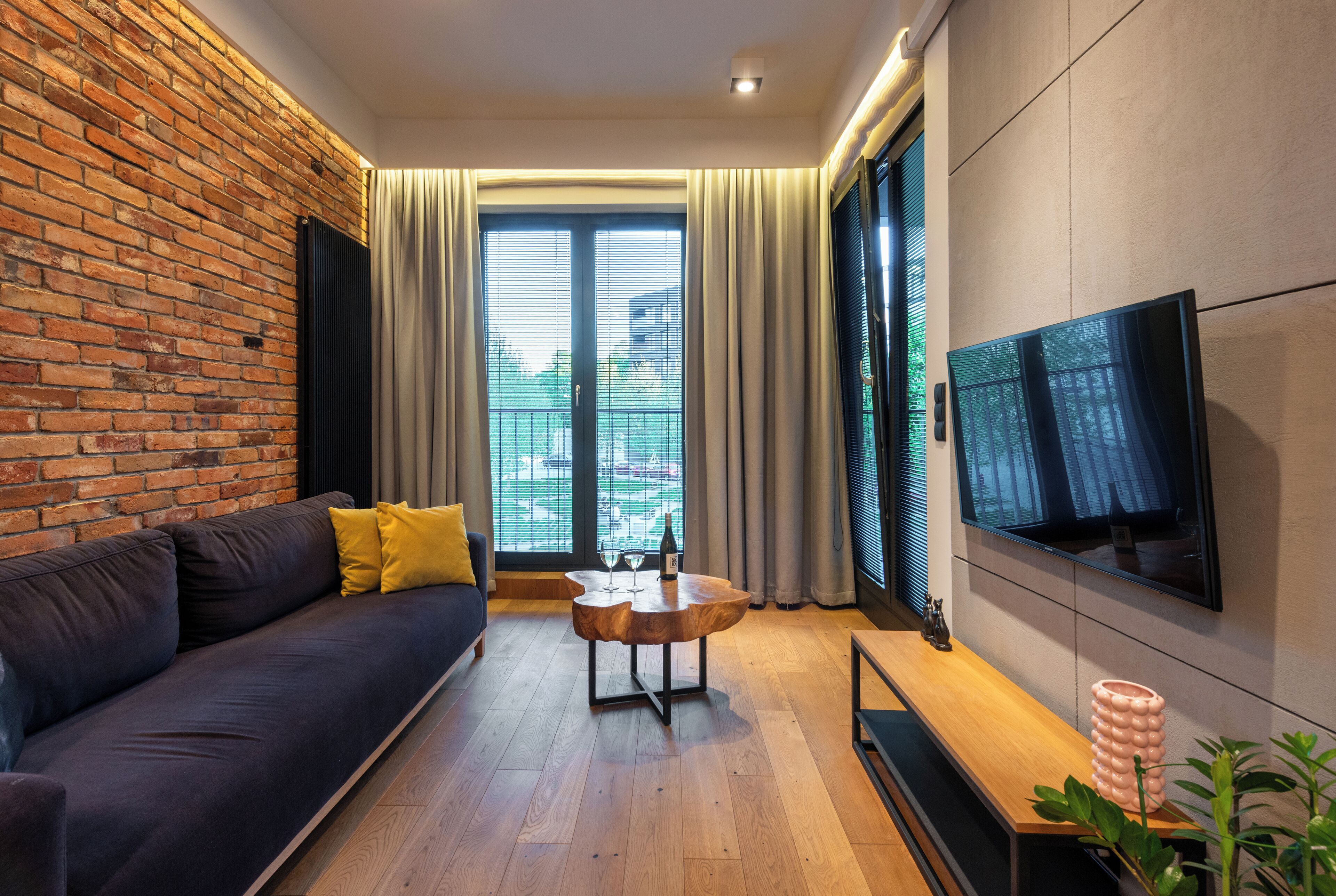 Elite Apartment, Air conditioning, Courtyard View | Hypo-allergenic bedding, individually decorated, individually furnished