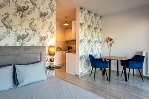 Apartment, 1 Queen Bed, River View | Hypo-allergenic bedding, individually decorated, individually furnished