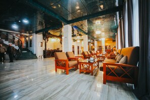 2 bars/lounges - Hotel Wine Palace (Tbilisi)