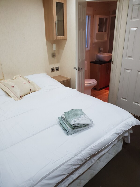 2 chambres, literie de qualité supérieure, matelas mémoire de forme