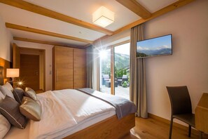標準公寓, 附屬建築 | 2 間臥室、客房內保險箱、遮光布/窗簾、熨斗/熨衣板