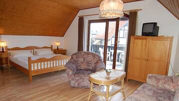 Doppelzimmer, 1 Doppelbett | Zimmersafe, Babybetten, Bettwäsche