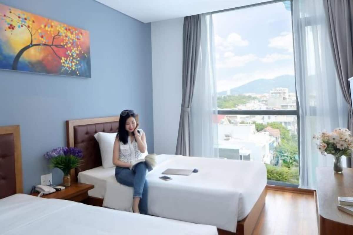 Minibar, laptop workspace, blackout curtains, soundproofing