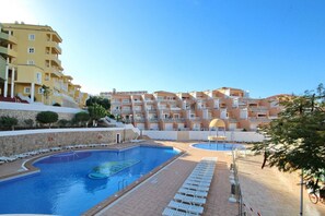 Outdoor pool, a heated pool - Apartment with a pool in Costa Adeje (Adeje)