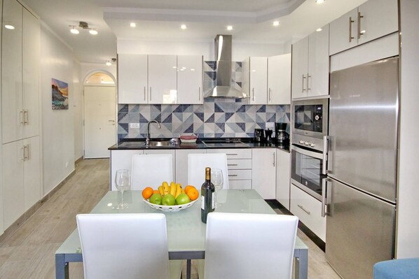 Fridge, microwave, oven, stovetop