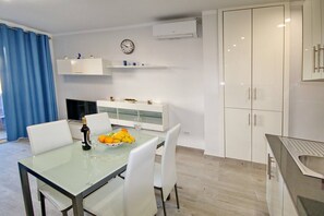Dining - Apartment with a pool in Costa Adeje (Adeje)