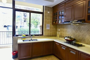 Villa | Eigene Küche | Kühlschrank, Mikrowelle, Herdplatte, Wasserkocher