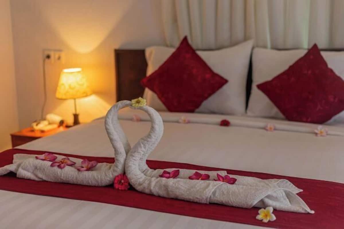 Desk, free WiFi, bed sheets