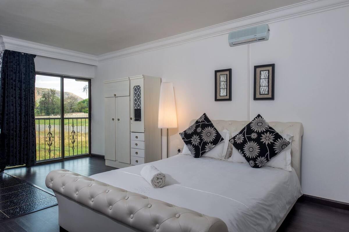 Superior kamer | Verduisterende gordijnen, een strijkplank/strijkijzer, gratis wifi