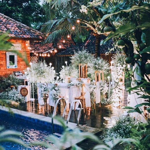 Indoor wedding - The Amrta Borobudur (Borobudur)