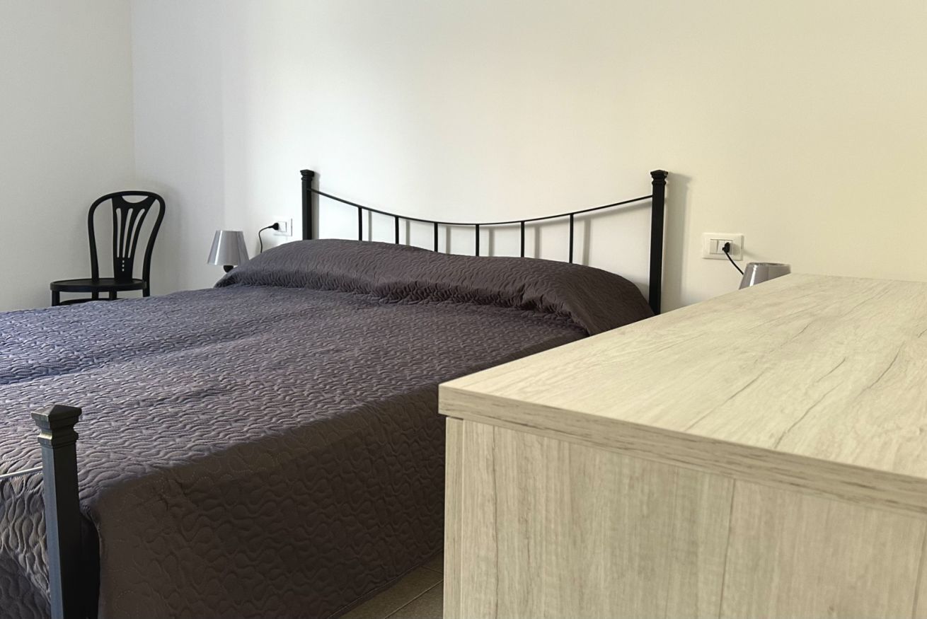 2 bedrooms, bed sheets