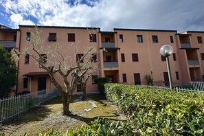 Exterior - S044 - Sirolo, delightful three-room apartment with garden (Sirolo)