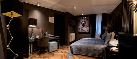 Egyptian cotton sheets, premium bedding, memory-foam beds, in-room safe