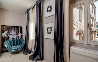 Design Room | Egyptian cotton sheets, premium bedding, memory foam beds, in-room safe