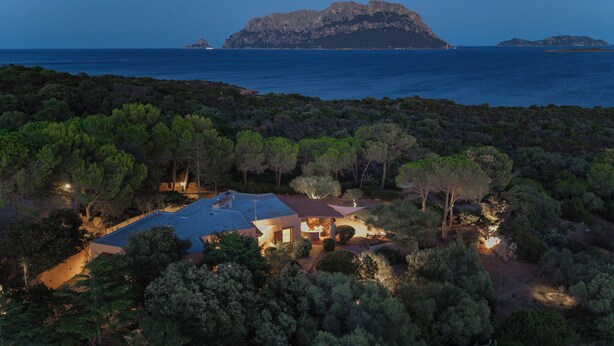 Exterior - Villa Gaviel, private descent to lonely beach, scenic P. Istana, wifi (Porto Istana, Olbia)