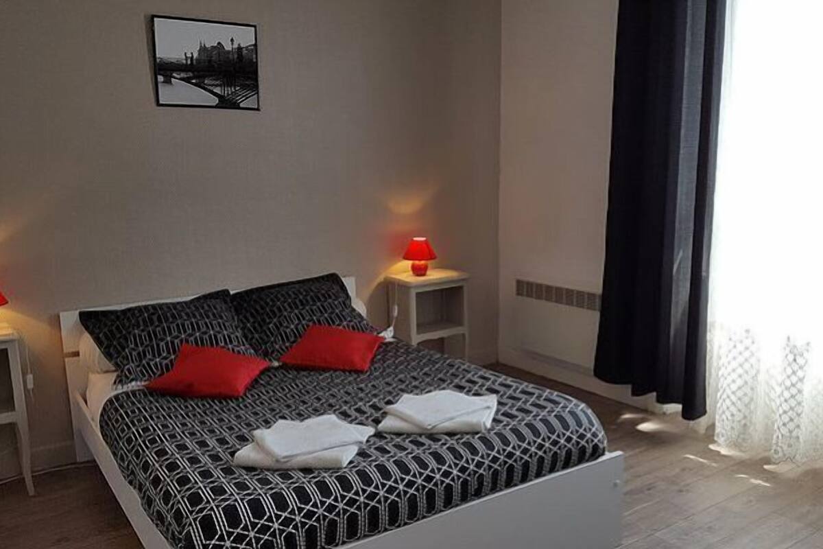 triple room (1) | individually decorated, individually furnished, iron/ironing board