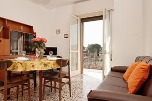 Apartment, 2 Bedrooms | Living room - Appartamento Anna (San Felice del Benaco)