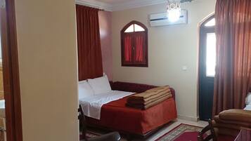 Desk, blackout drapes, free WiFi, bed sheets