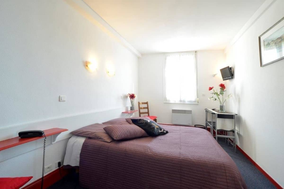 Chambre Double Supérieure | Décoration personnalisée, ameublement personnalisé, bureau