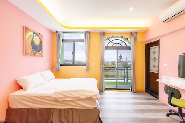 Deluxe Double Room, Ocean View | Desk, blackout curtains, soundproofing, rollaway beds