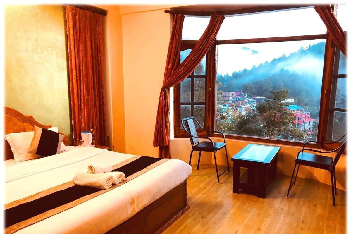 Standard Room, 1 Double Bed, Mountain View | Down comforters, memory foam beds, desk, laptop workspace