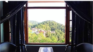 Standard Room, 1 Double Bed, Mountain View | Living area - Star View Cottage (Shimla)