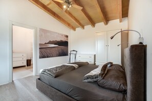 3 camere, una scrivania, Wi-Fi gratuito