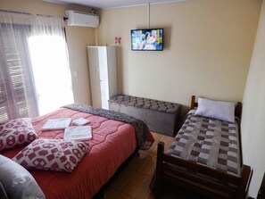 Casa, 2 quartos | Camas extras/dobráveis (sobretaxa), Wi-Fi de cortesia, roupa de cama