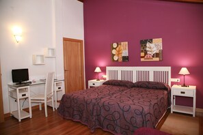 트윈룸 (Basarana) | 책상, 무료 유아용 침대, 간이 침대, 무료 WiFi