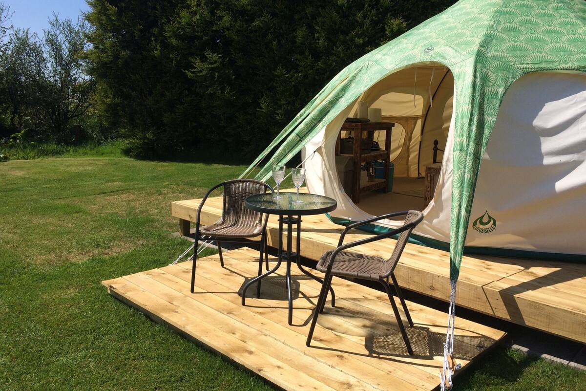 Classic Tent, 1 Double Bed (Hazel) | Hypo-allergenic bedding, blackout curtains