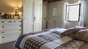 Kamar Double (Vue de chateau) | Tirai kedap cahaya, Wi-Fi gratis, dan didekorasi berbeda-beda