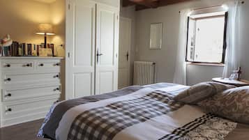 Blackout curtains, free WiFi, individually decorated