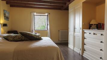 Double Room (Marzelle) | Individually decorated, individually furnished, blackout drapes