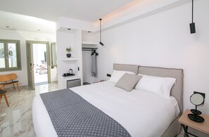 Executive-Suite, Poolblick | 1 Schlafzimmer, Bettwäsche aus ägyptischer Baumwolle