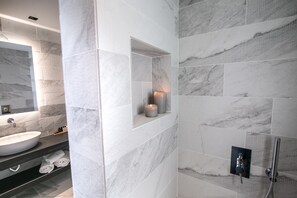 Bathroom - Kallos Imar Boutique Hotel  (Santorini)