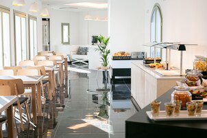 Desayuno buffet incluido todos los días 