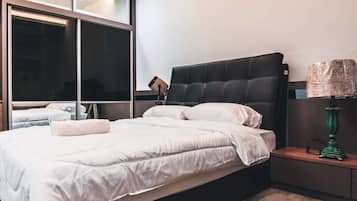 House, 3 Bedrooms | 3 bilik tidur, langsir/tirai gelap terus, seterika/papan seterika