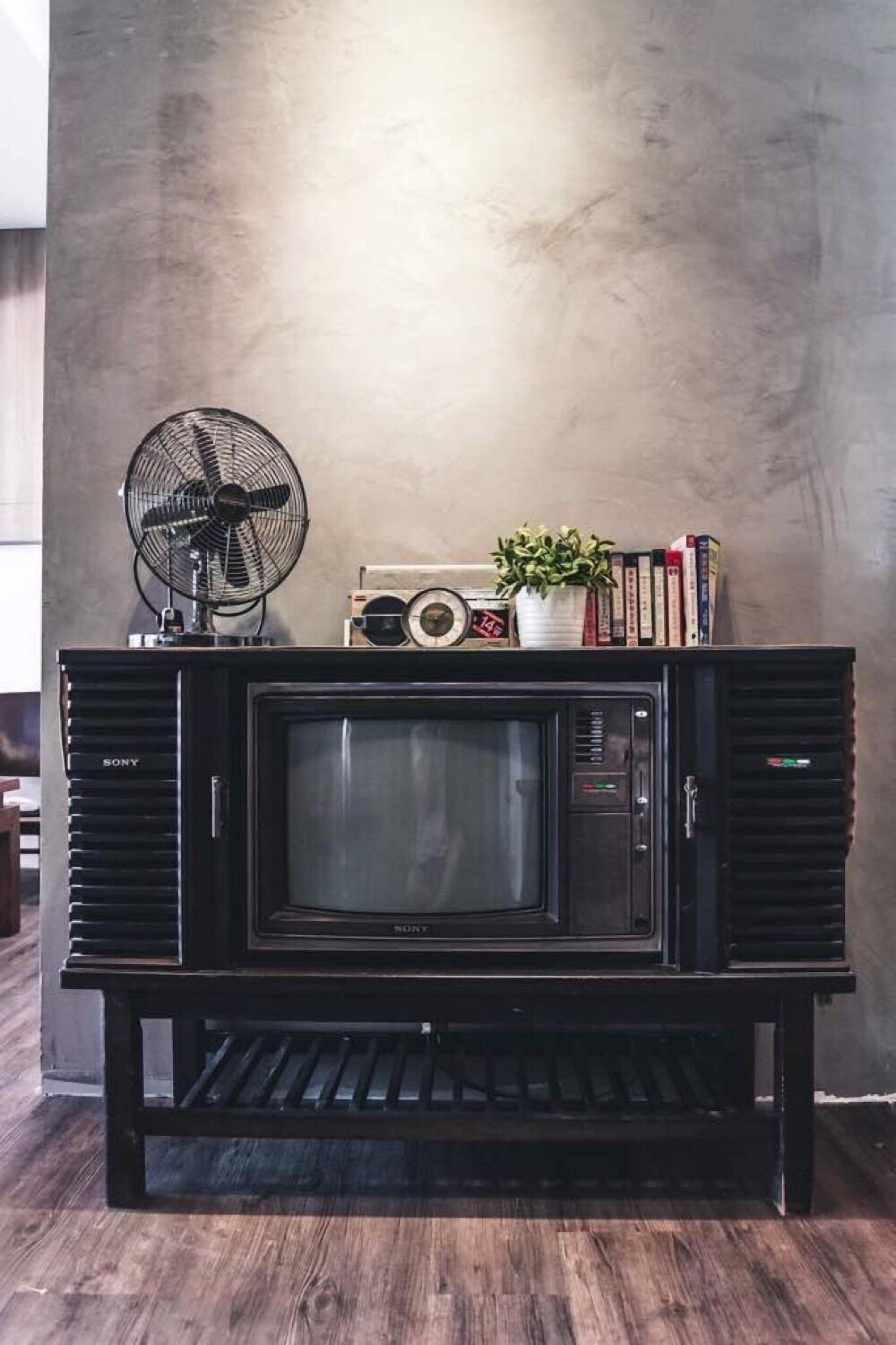 House, 3 Bedrooms | Television