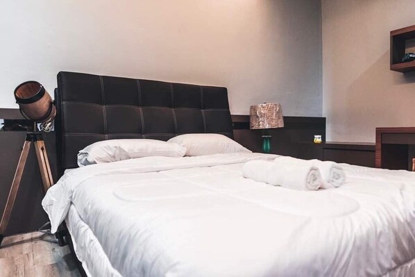 3 bedrooms, blackout curtains, iron/ironing board, free WiFi - Boutique Homestay at Air Itam (George Town)