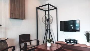 House, 3 Bedrooms | Living room | LCD TV