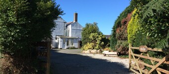 The Old Farmhouse at Mena