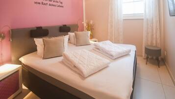 2 slaapkamers, reisbedje, wifi, beddengoed