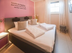 2 slaapkamers, reisbedje, wifi, beddengoed