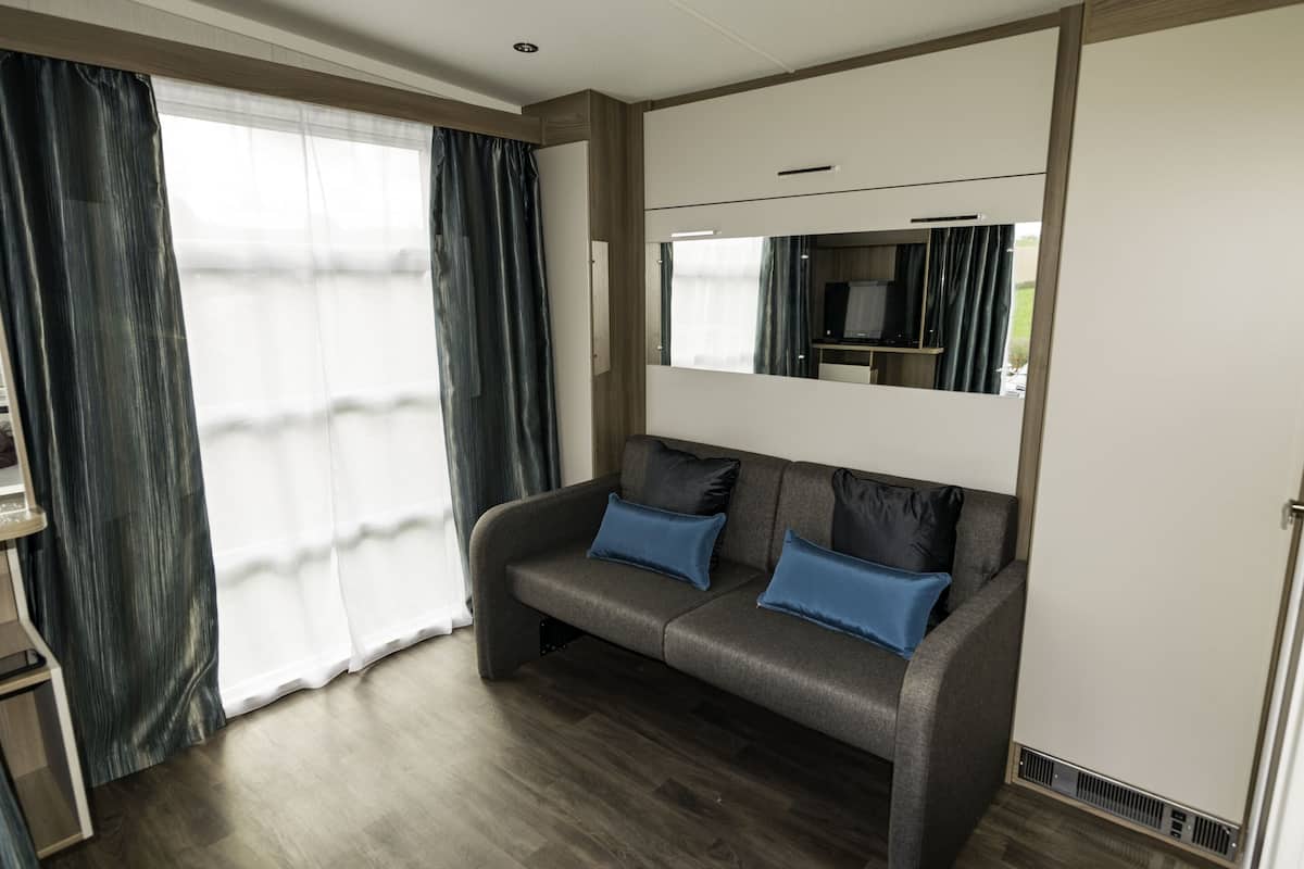 Superior Glamping Pod Caravan | 3 bedrooms, hypo-allergenic bedding, iron/ironing board, bed sheets