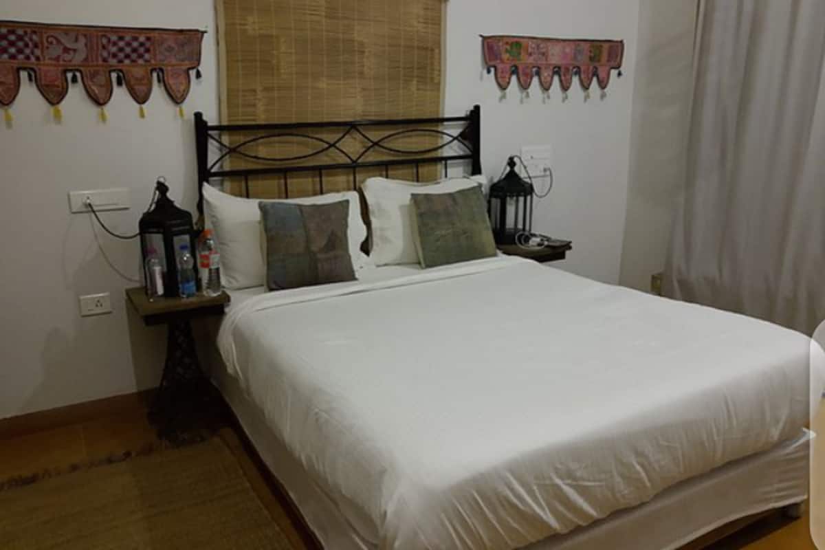 Deluxe Shreya / IRA | Blackout drapes, iron/ironing board, free WiFi