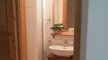 Apartment, 2Â Schlafzimmer, Erdgeschoss | Badezimmer