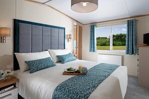 Iron/ironing board, bed sheets - Bude Holiday Resort (Bude)