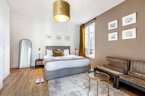 3 slaapkamers, een bureau, een strijkplank/strijkijzer, gratis wifi