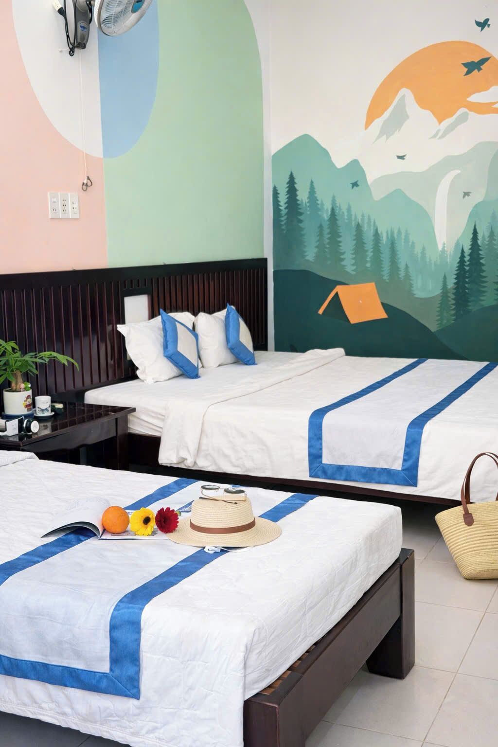 Familieværelse til 3 personer - 1 soveværelse | Pengeskab på værelset, skrivebord, gratis Wi-Fi, sengetøj